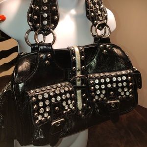 Gorgeous statement bag!